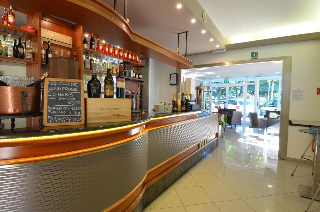 Hotel Gambrinus Lignano Sabbiadoro Exteriör bild
