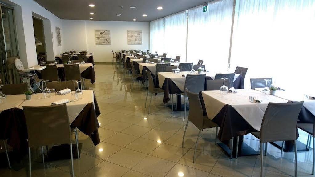 Hotel Gambrinus Lignano Sabbiadoro Exteriör bild